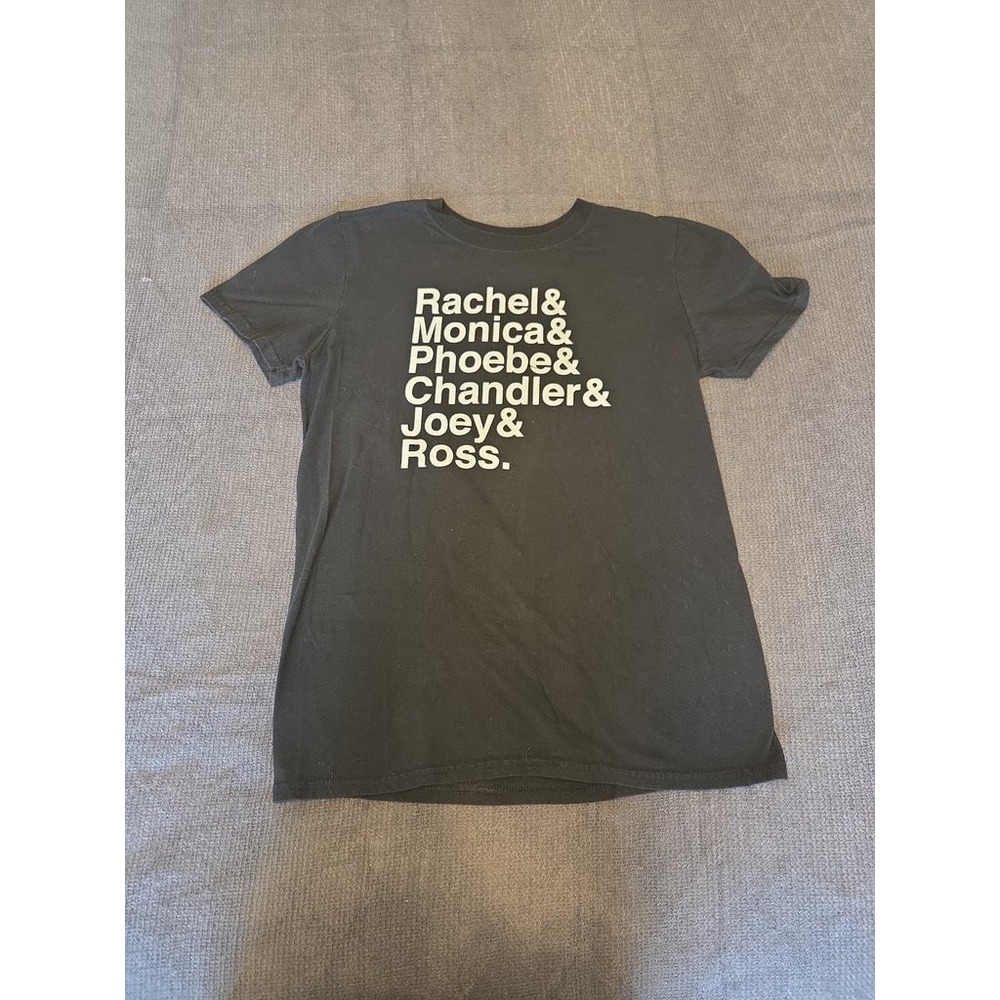 Gildan Friends TV Show Cast List Graphic T-Shirt Small Black Cotton Short Sleeve
